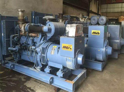 东平发电机组带负载降电压是什么原因照成的？