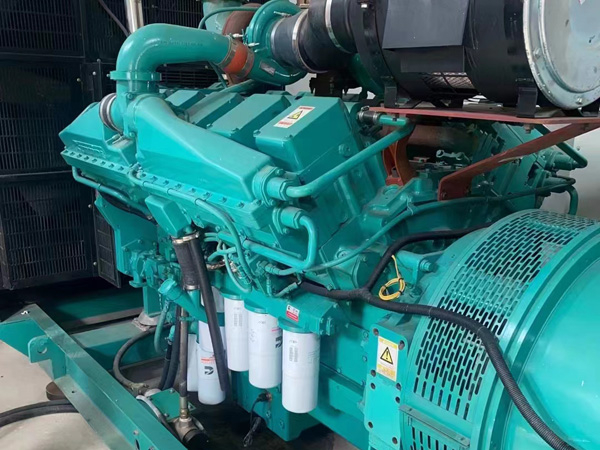 东平更换100kW柴油发电机组机油时，需要注意哪些事项？