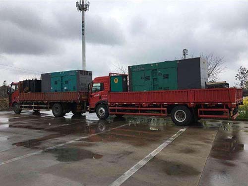 东平涂抹密封胶后，需要等待多长时间才能安装水冷式机油散热器密封件？